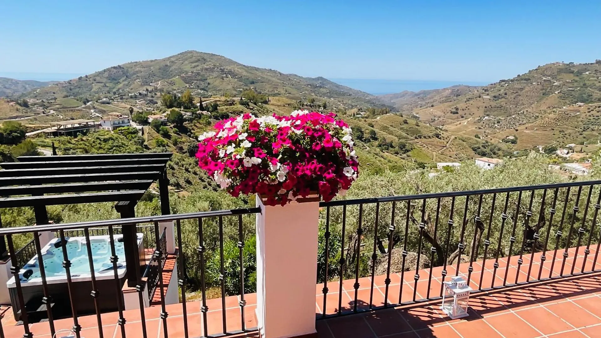 Villa El Dorado B&B And Wellness Cómpeta